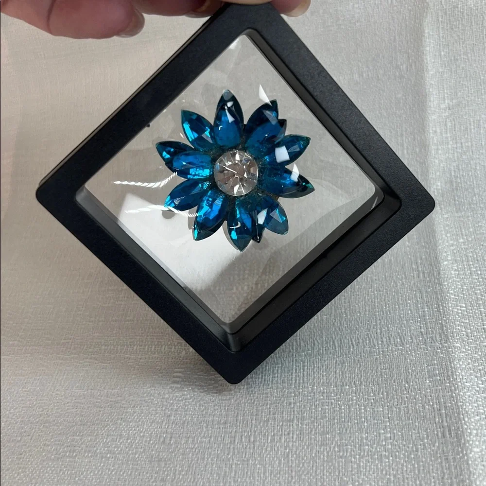 Floating frame set of 2 (jewelry NOT INCLUDED) - Picture 3 of 3